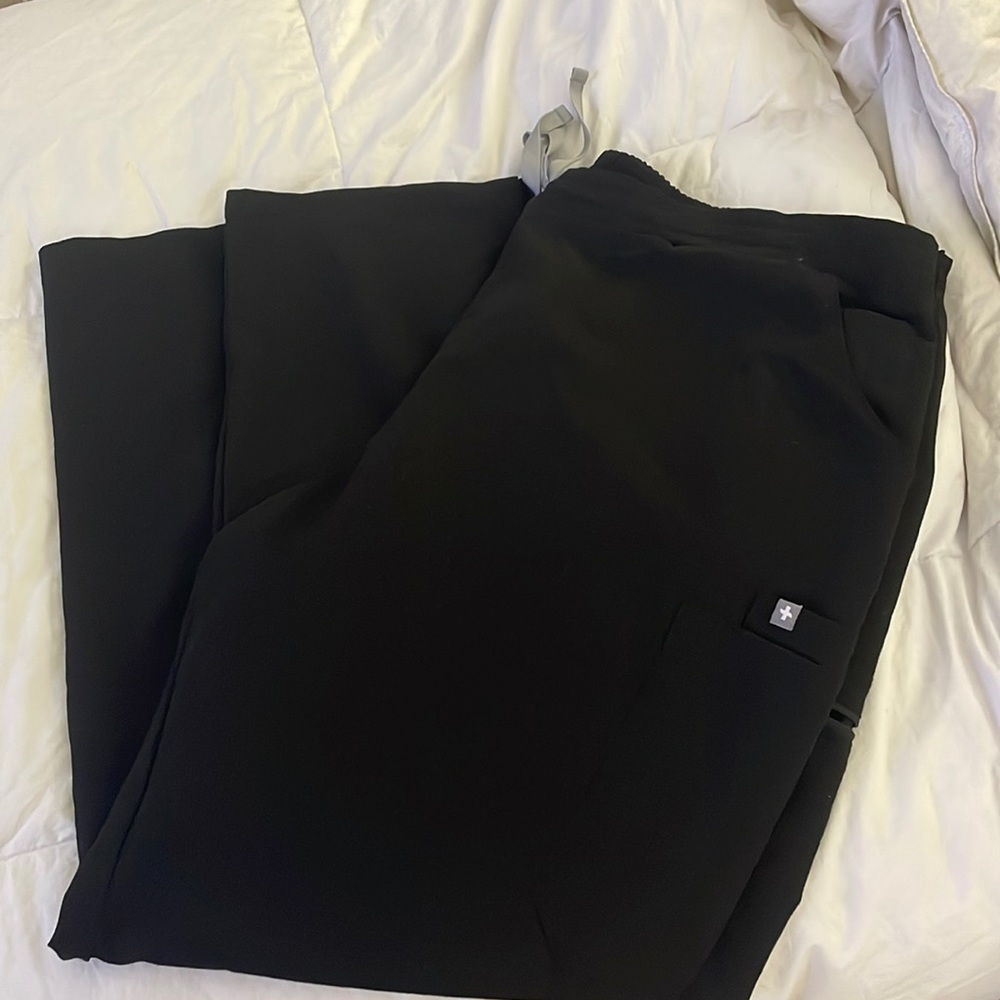 Yola black bottoms.
